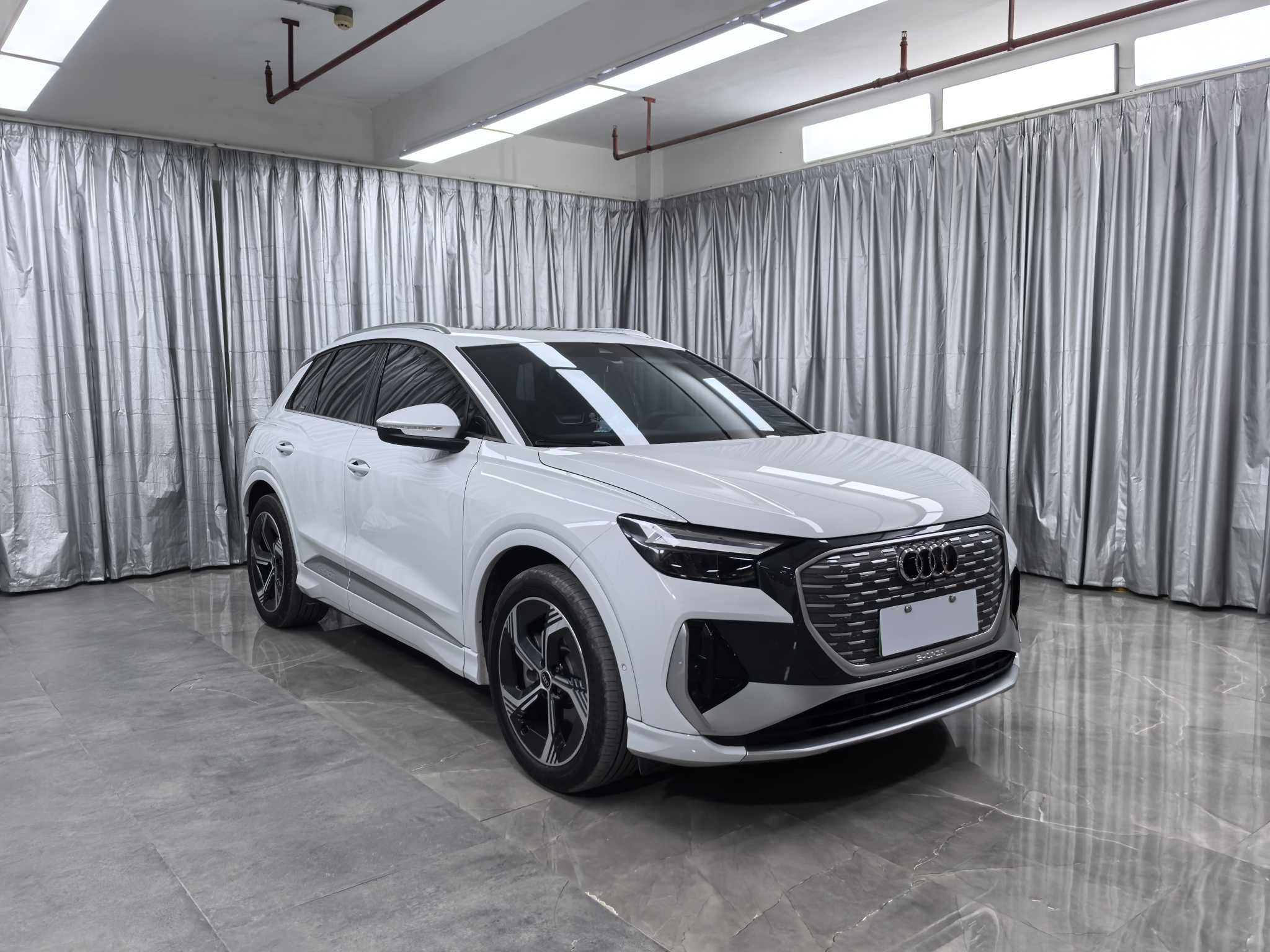 Audi Q4 e-tron 2024 40 e-tron Pioneer Edition