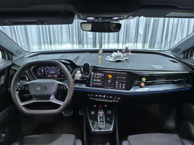 Audi Q4 e-tron 2024 40 e-tron Pioneer Edition