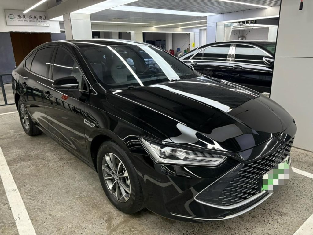 BYD 2023 Qin PLUS DM DM-i Champion 55KM Leading