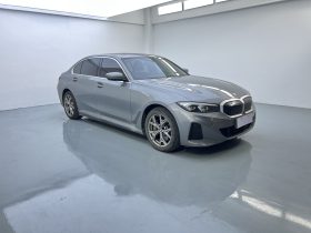 BMW 2023 i3 eDrive 35 L