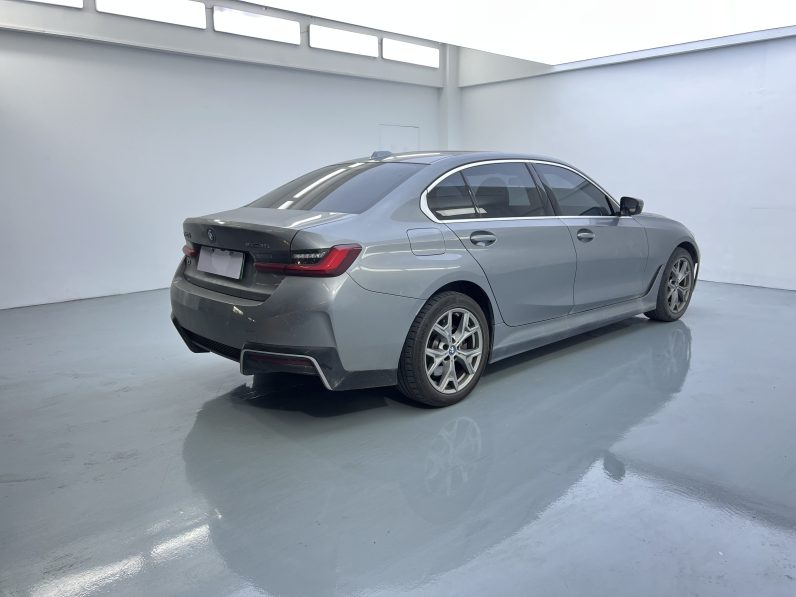 BMW 2023 i3 eDrive 35 L