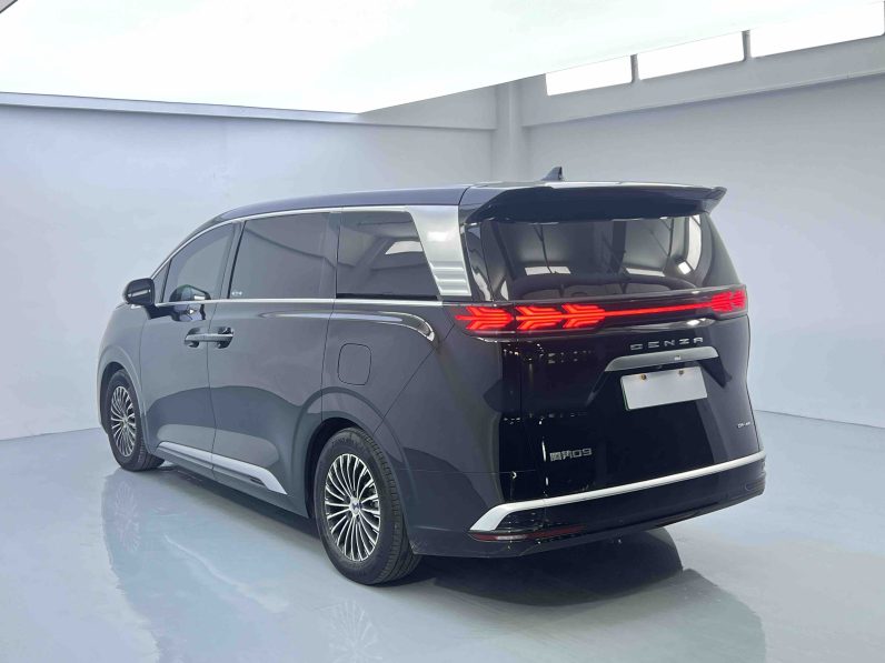 Denza 2023 D9 DM-i 970 AWD Flagship