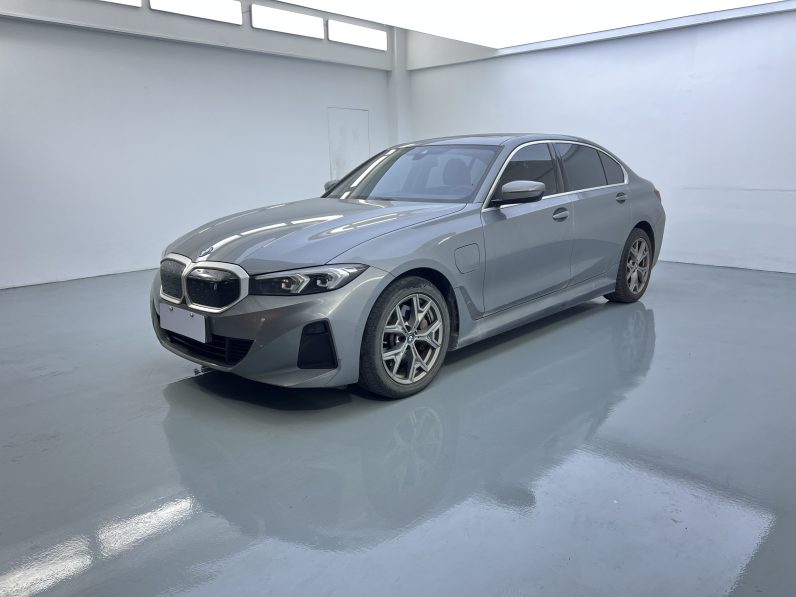 BMW 2023 i3 eDrive 35 L