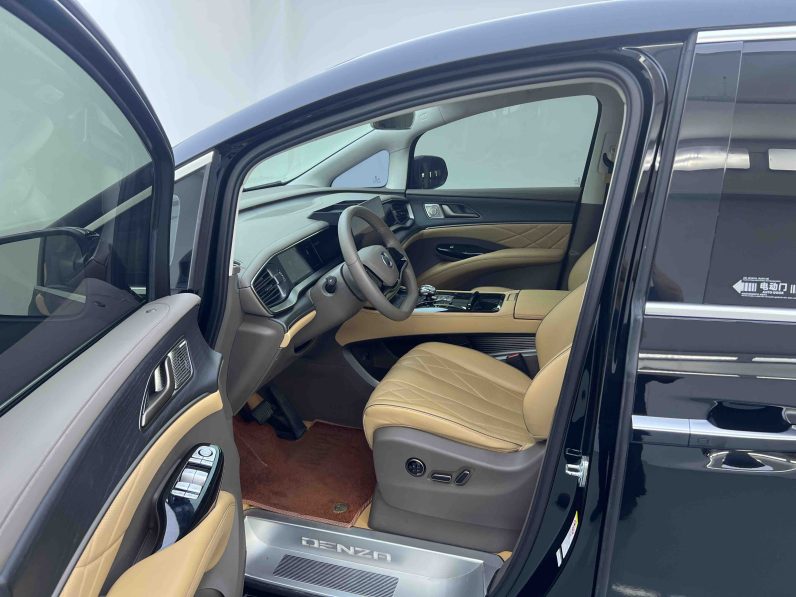 Denza 2023 D9 DM-i 970 AWD Flagship