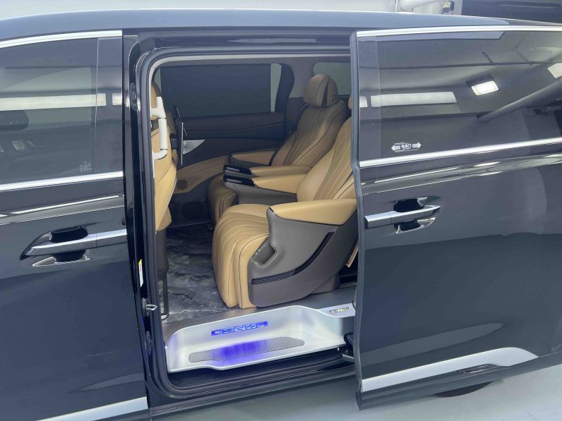 Denza 2023 D9 DM-i 970 AWD Flagship