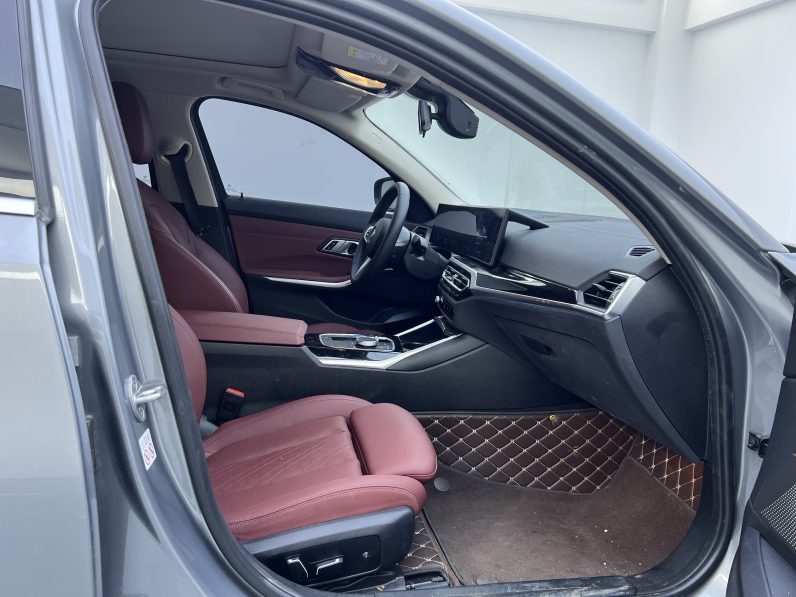 BMW 2023 i3 eDrive 35 L