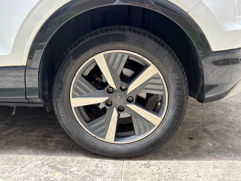 Audi 2021 Q2L e‑tron Pure EV Premium