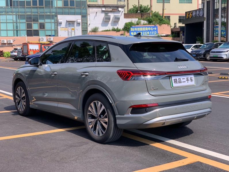 Audi 2024 Q4 e‑tron 40 e‑tron Travel Edition