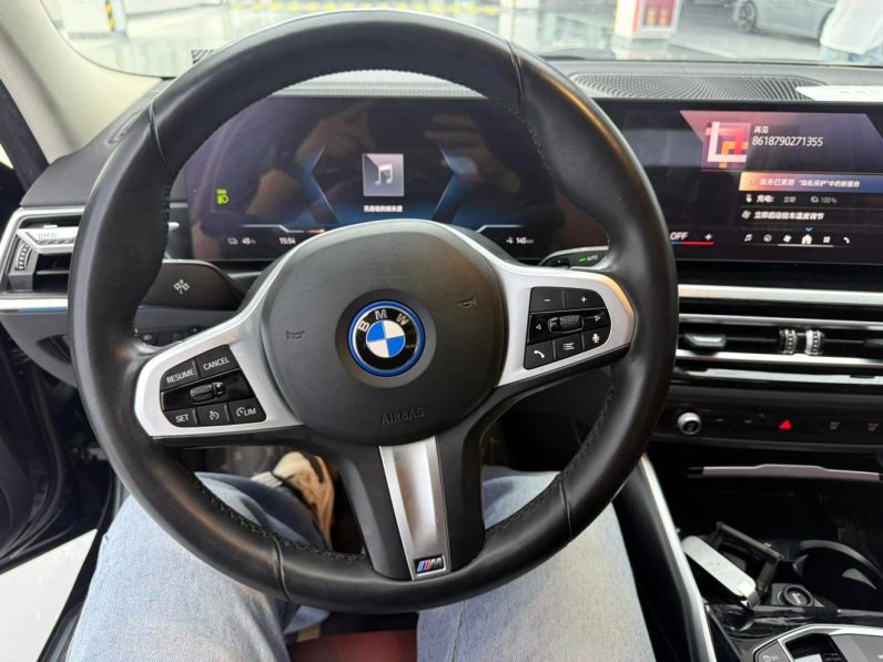 BMW 2024 i3 eDrive35L