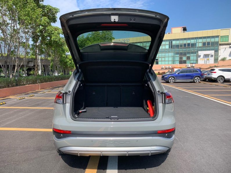 Audi 2024 Q4 e‑tron 40 e‑tron Travel Edition