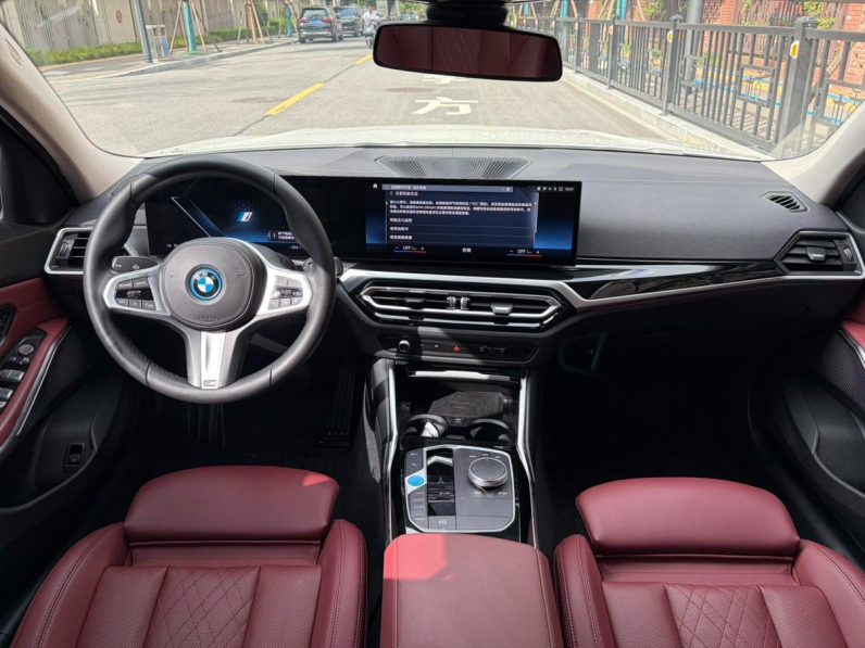 BMW 2022 i3 eDrive35L