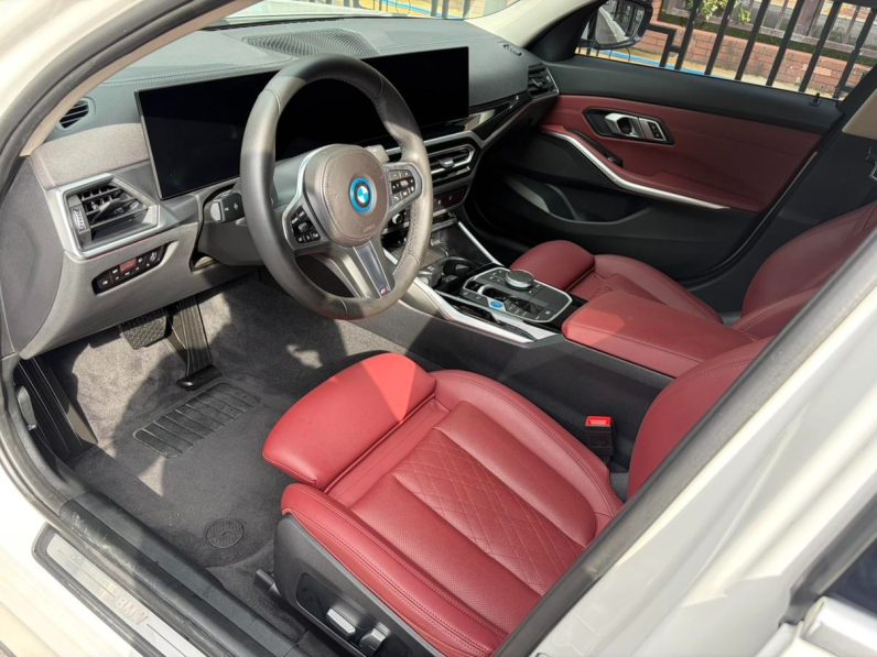 BMW 2022 i3 eDrive35L