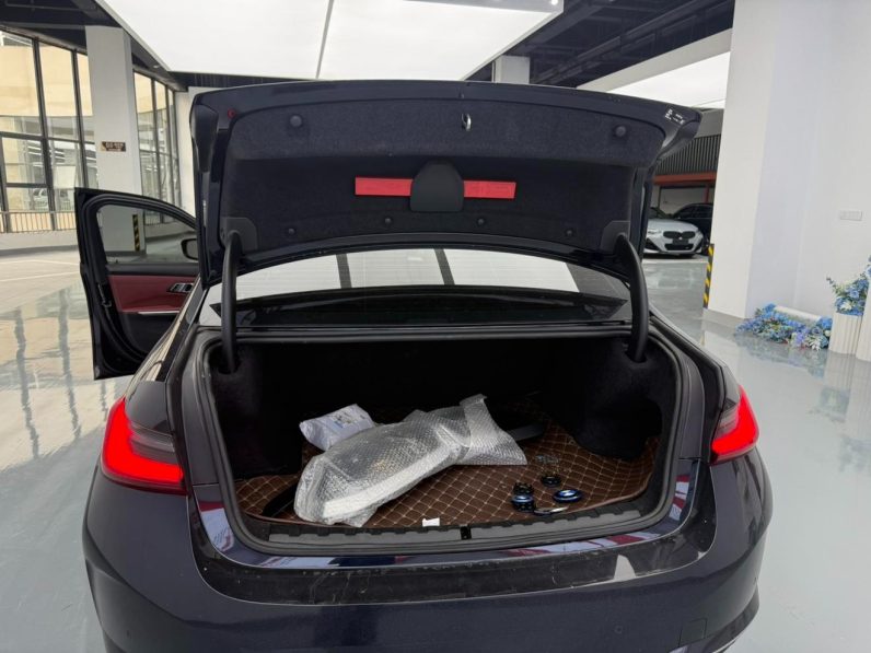 BMW 2024 i3 eDrive35L