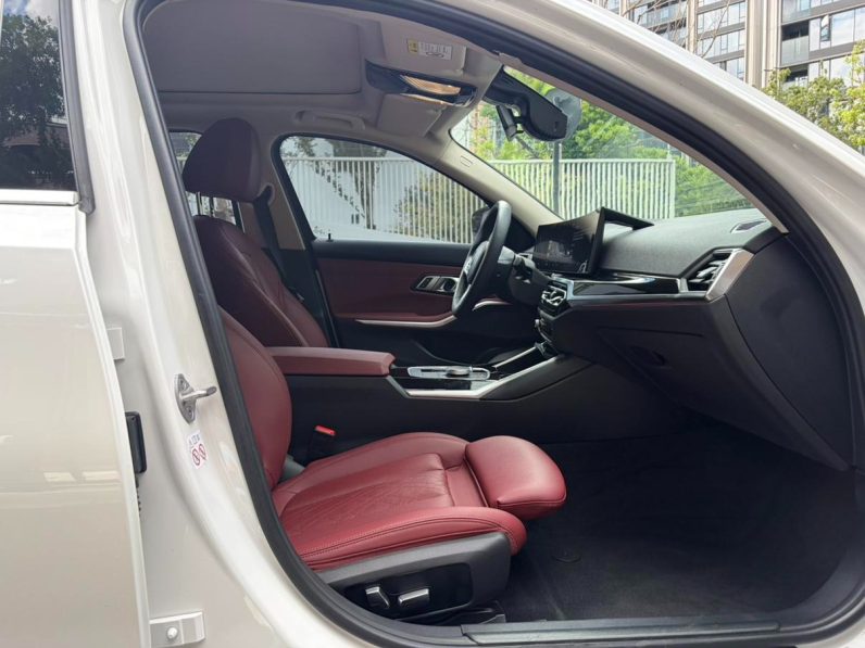 BMW 2022 i3 eDrive35L