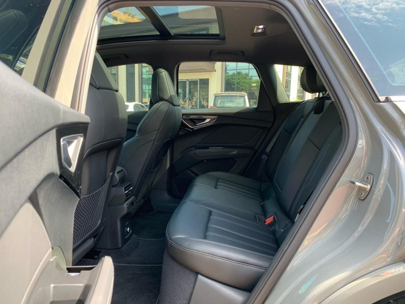 Audi 2024 Q4 e‑tron 40 e‑tron Travel Edition