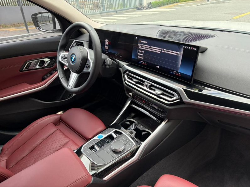 BMW 2022 i3 eDrive35L