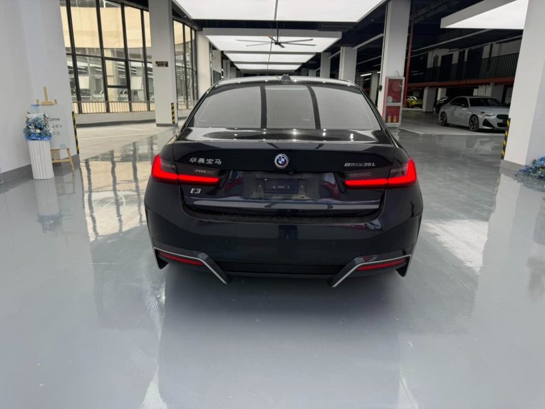 BMW 2024 i3 eDrive35L