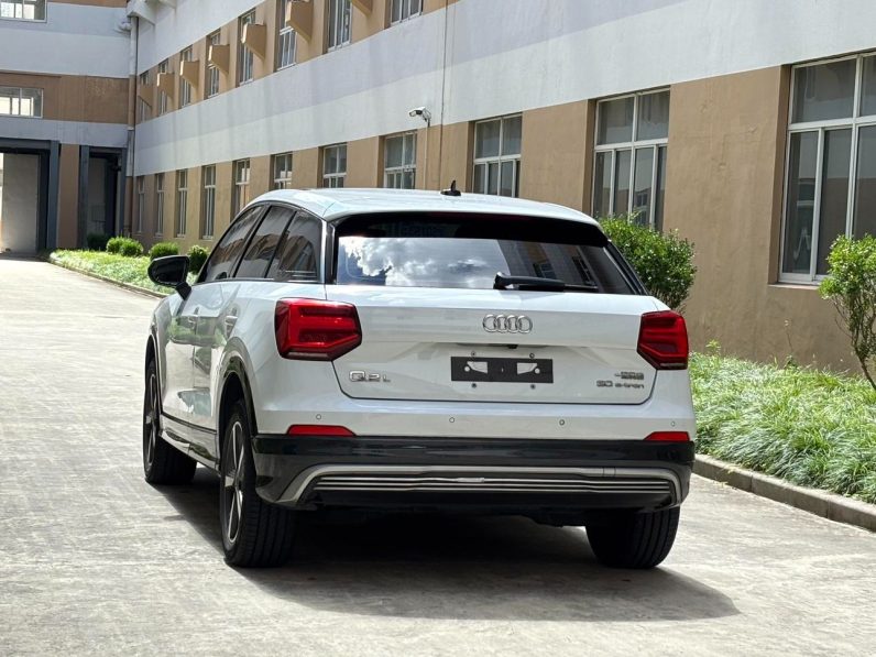 Audi 2021 Q2L e‑tron Pure EV Premium