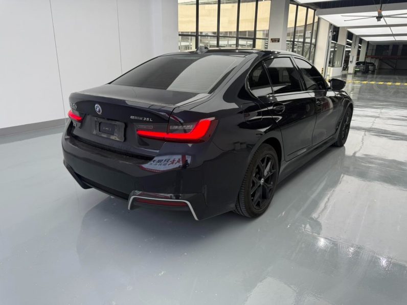 BMW 2024 i3 eDrive35L