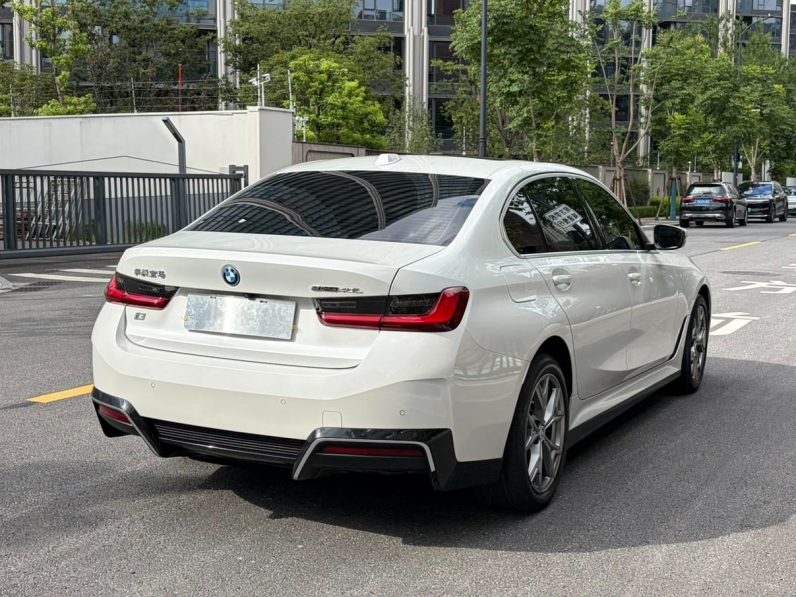BMW 2022 i3 eDrive35L