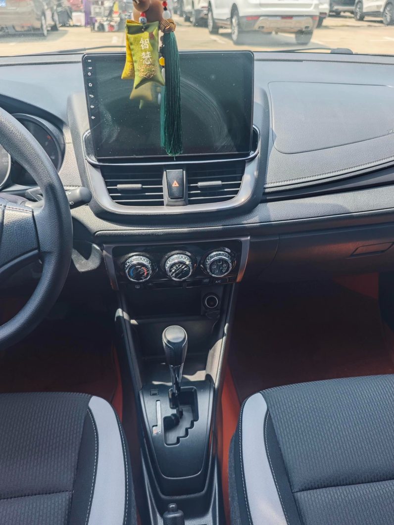 Toyota 2021 YARIS L 1.5L CVT Leading