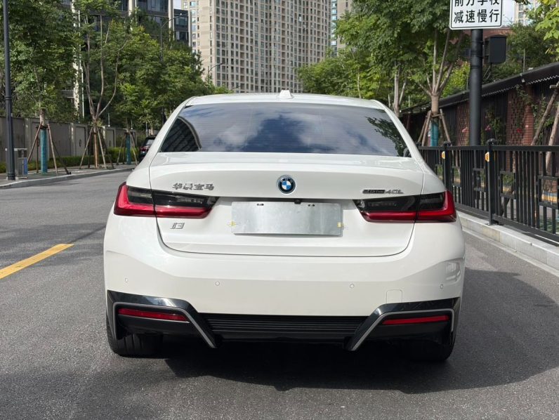 BMW 2022 i3 eDrive35L