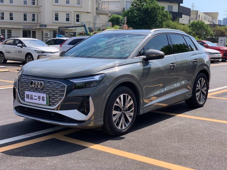 Audi 2024 Q4 e‑tron 40 e‑tron Travel Edition