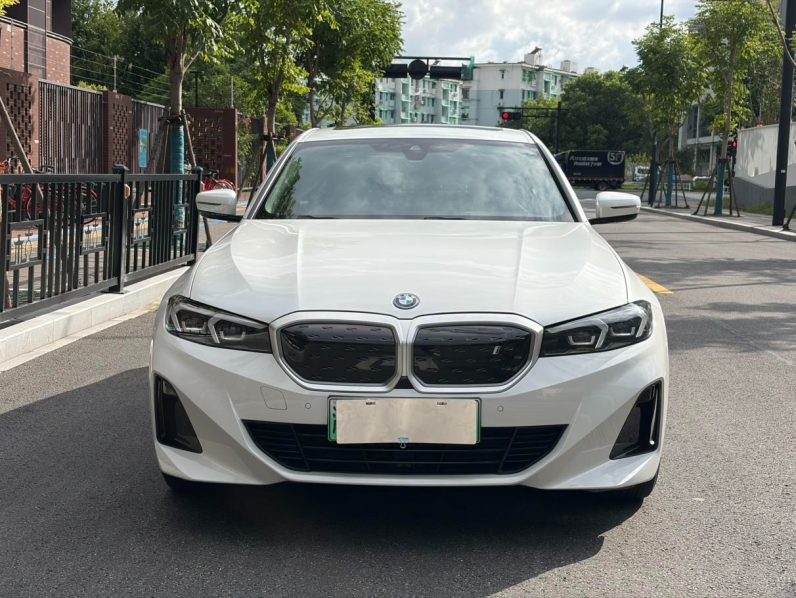 BMW 2022 i3 eDrive35L