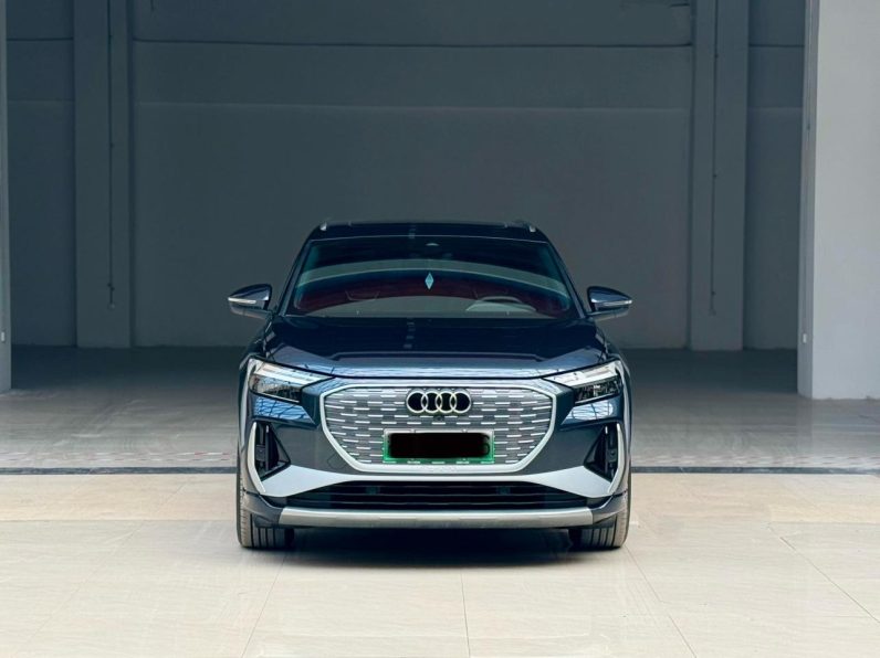 Audi 2024 Q4 e‑tron 40 e‑tron Travel Edition