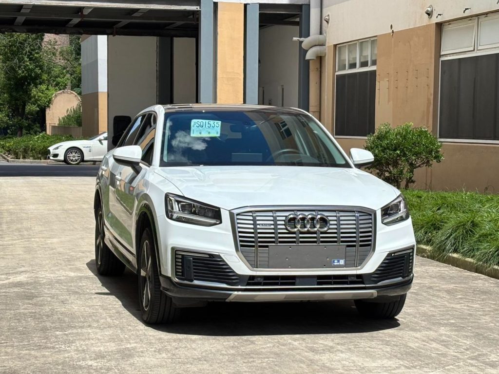 Audi 2021 Q2L e‑tron Pure EV Premium