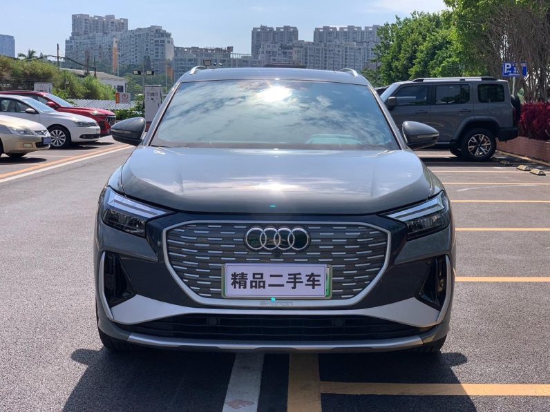 Audi 2024 Q4 e‑tron 40 e‑tron Travel Edition