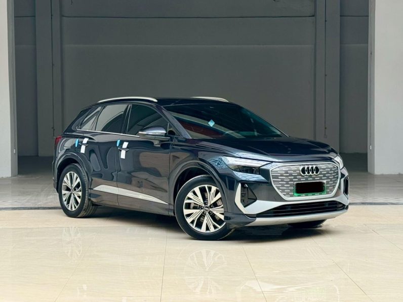 Audi 2024 Q4 e‑tron 40 e‑tron Travel Edition