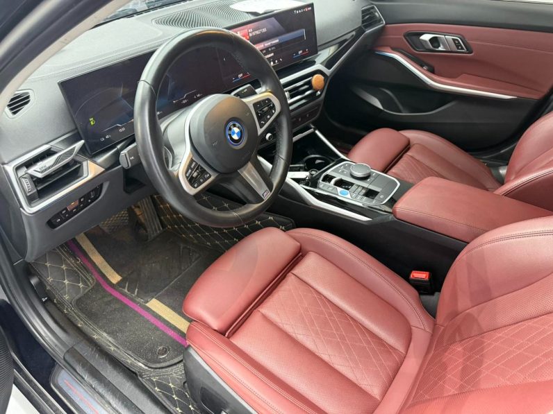BMW 2024 i3 eDrive35L