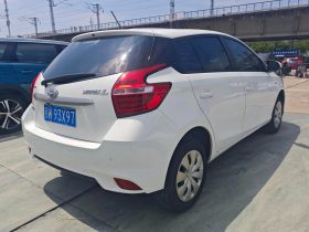 Toyota 2021 YARIS L 1.5L CVT Leading