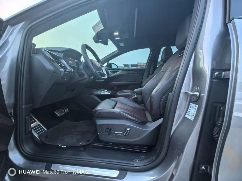 Audi 2022 Q5 e‑tron 40 e‑tron Star Glow Mecha Package