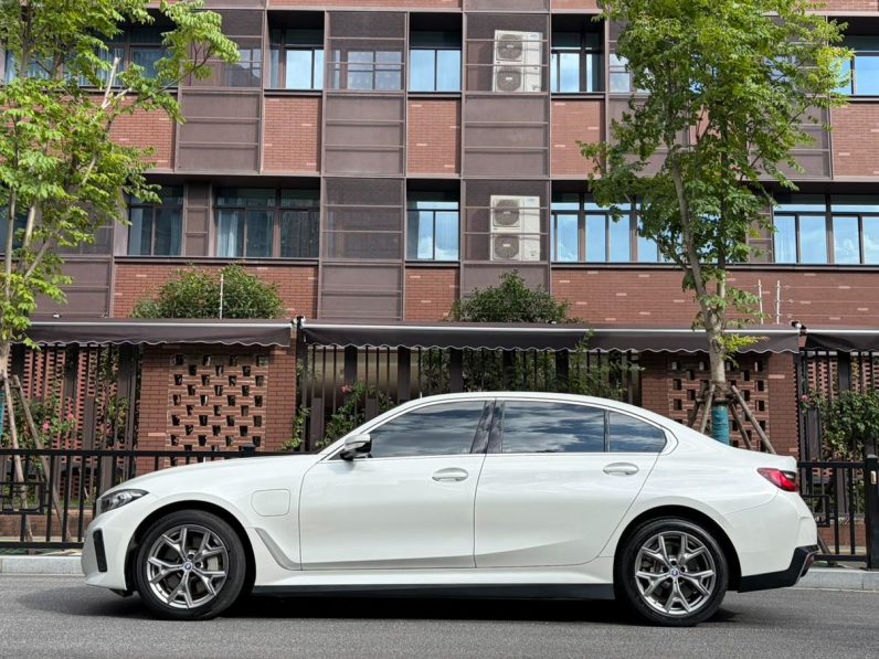 BMW 2022 i3 eDrive35L