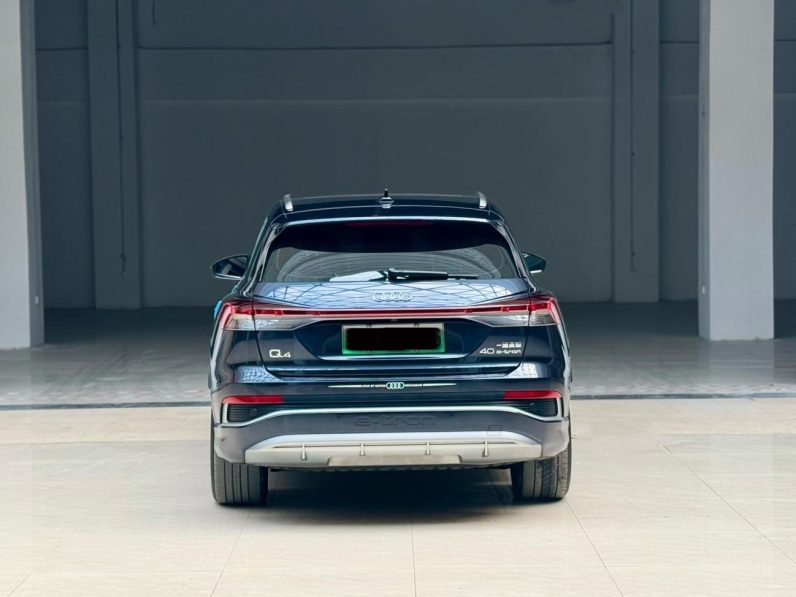 Audi 2024 Q4 e‑tron 40 e‑tron Travel Edition